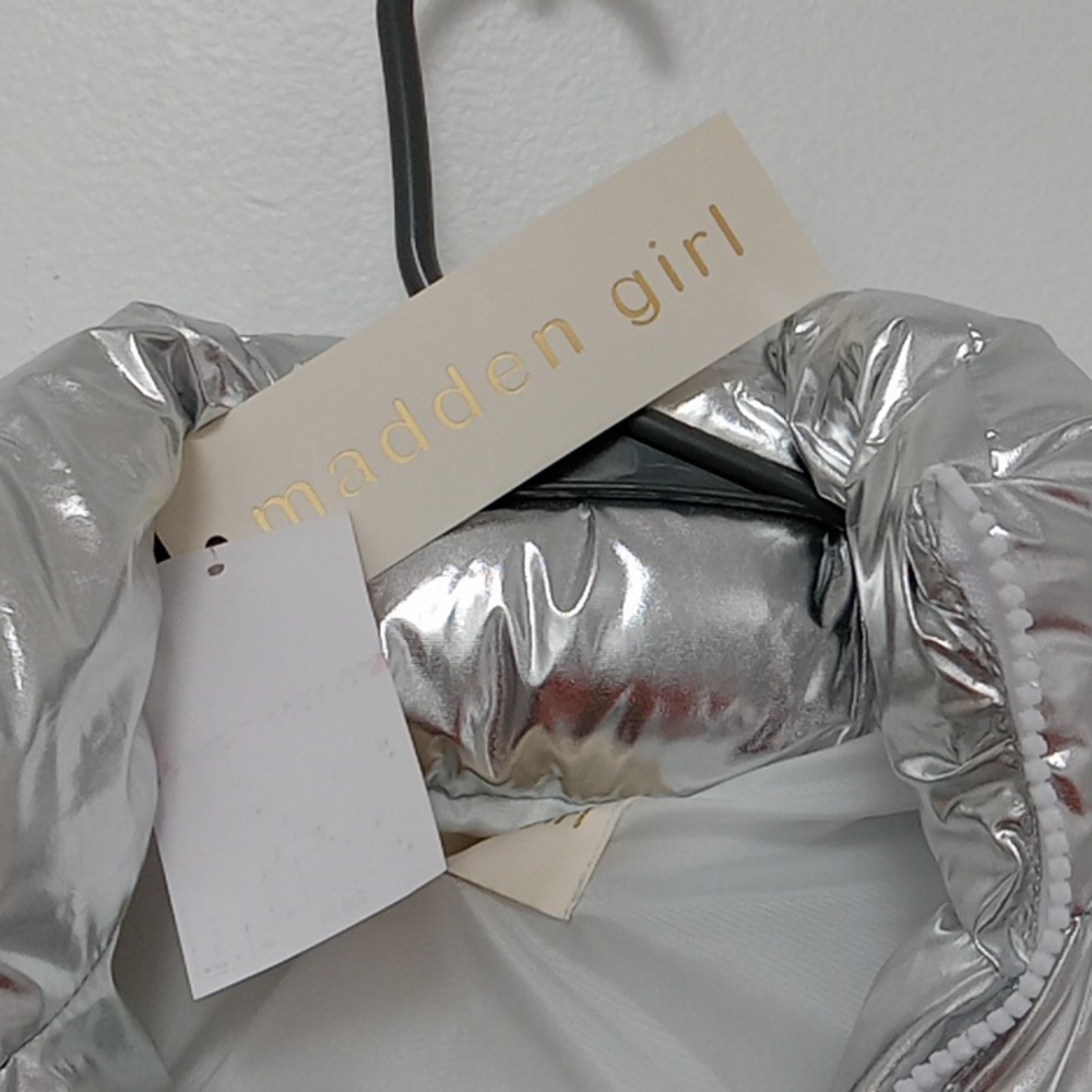 Madden Girl Metallic Silver Vest - Picture 2 of 4